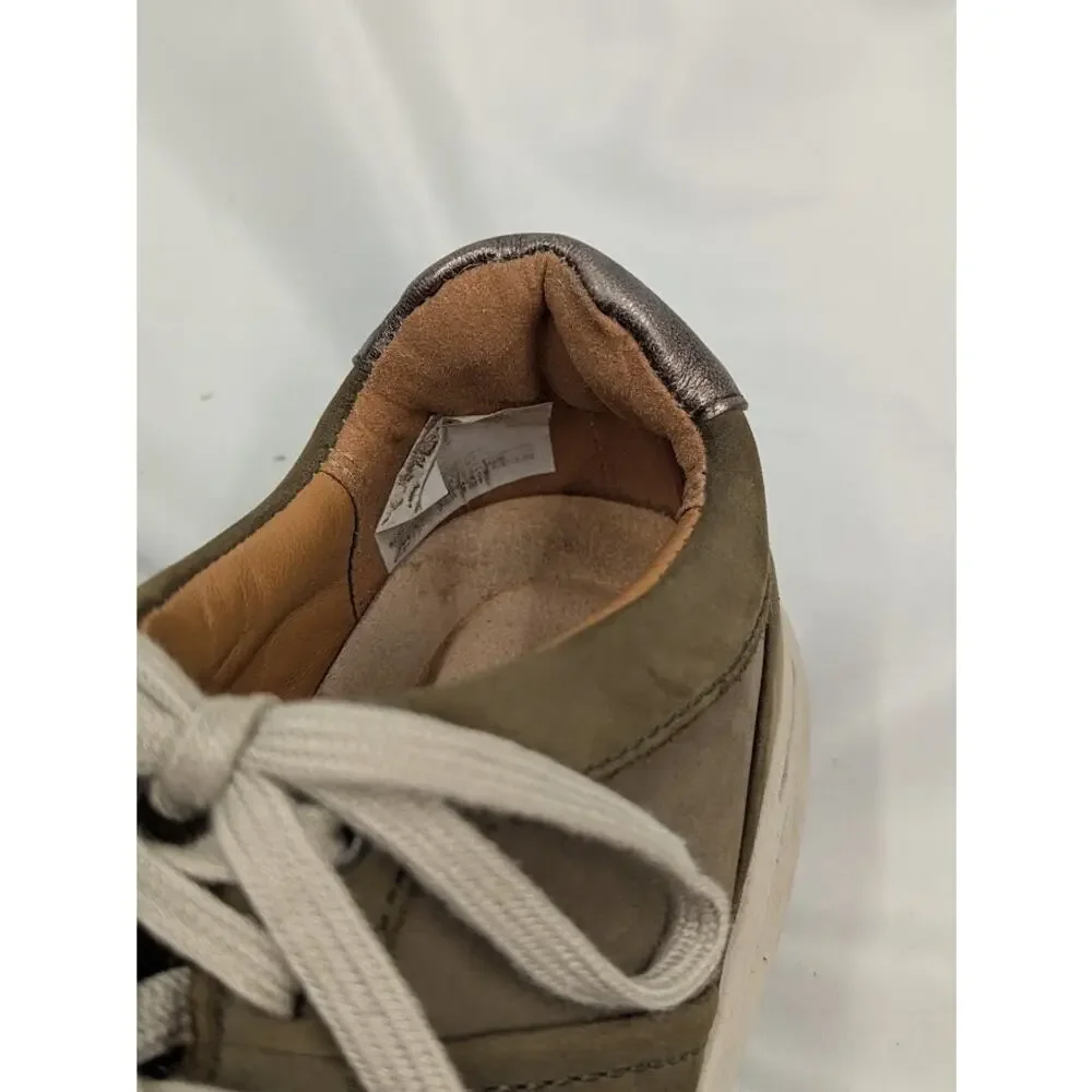 Clarks step out